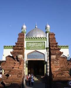 400px Masjid Menara Kudus Tampak Depan